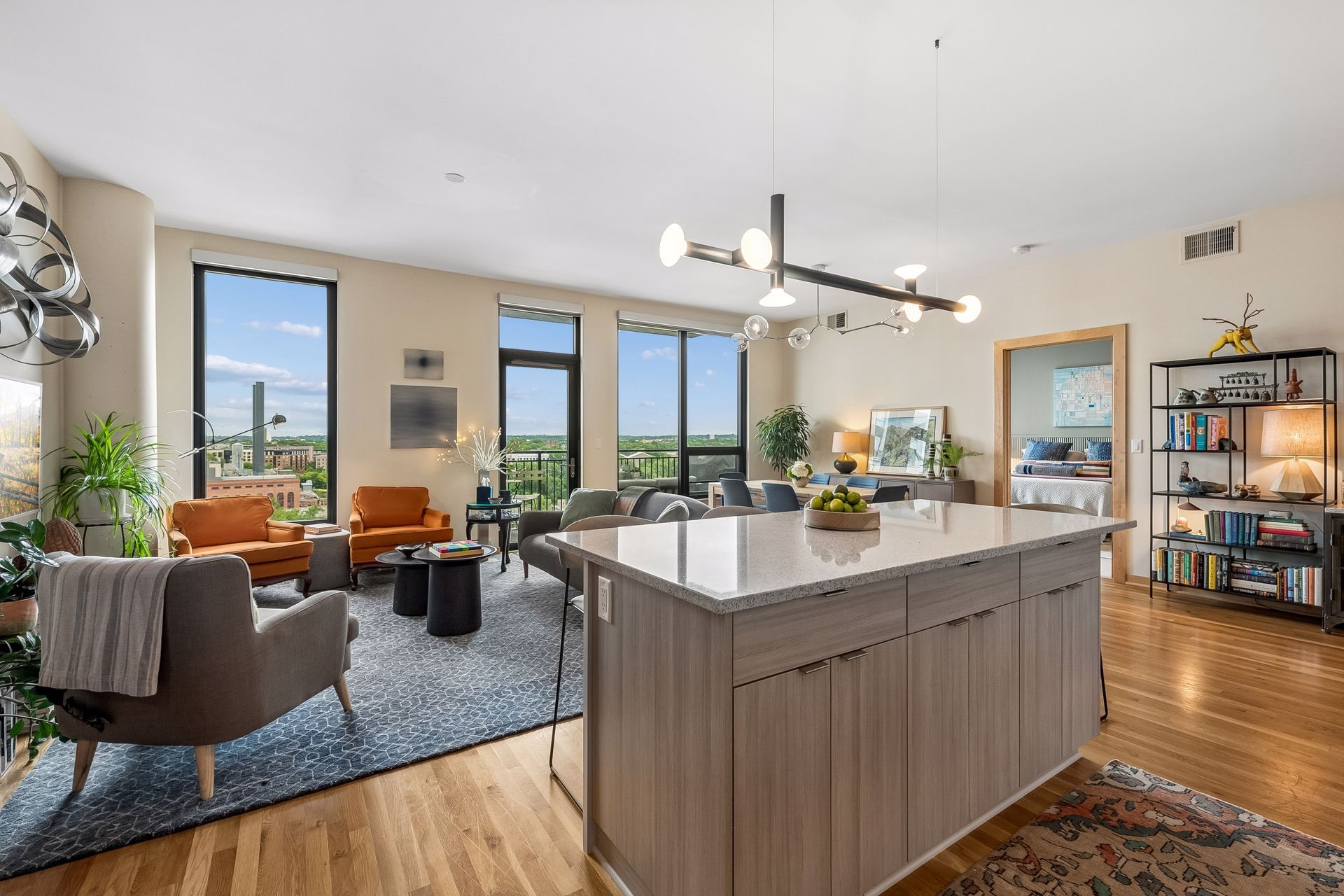  Sophisticated Legacy Condo with Sweeping River Views - 物件實景