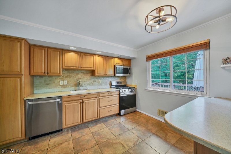 Raritan Twp., New Jersey, 08822, United States, 4 Bedrooms Bedrooms, ,3 BathroomsBathrooms,Residential,For Sale,1911305
