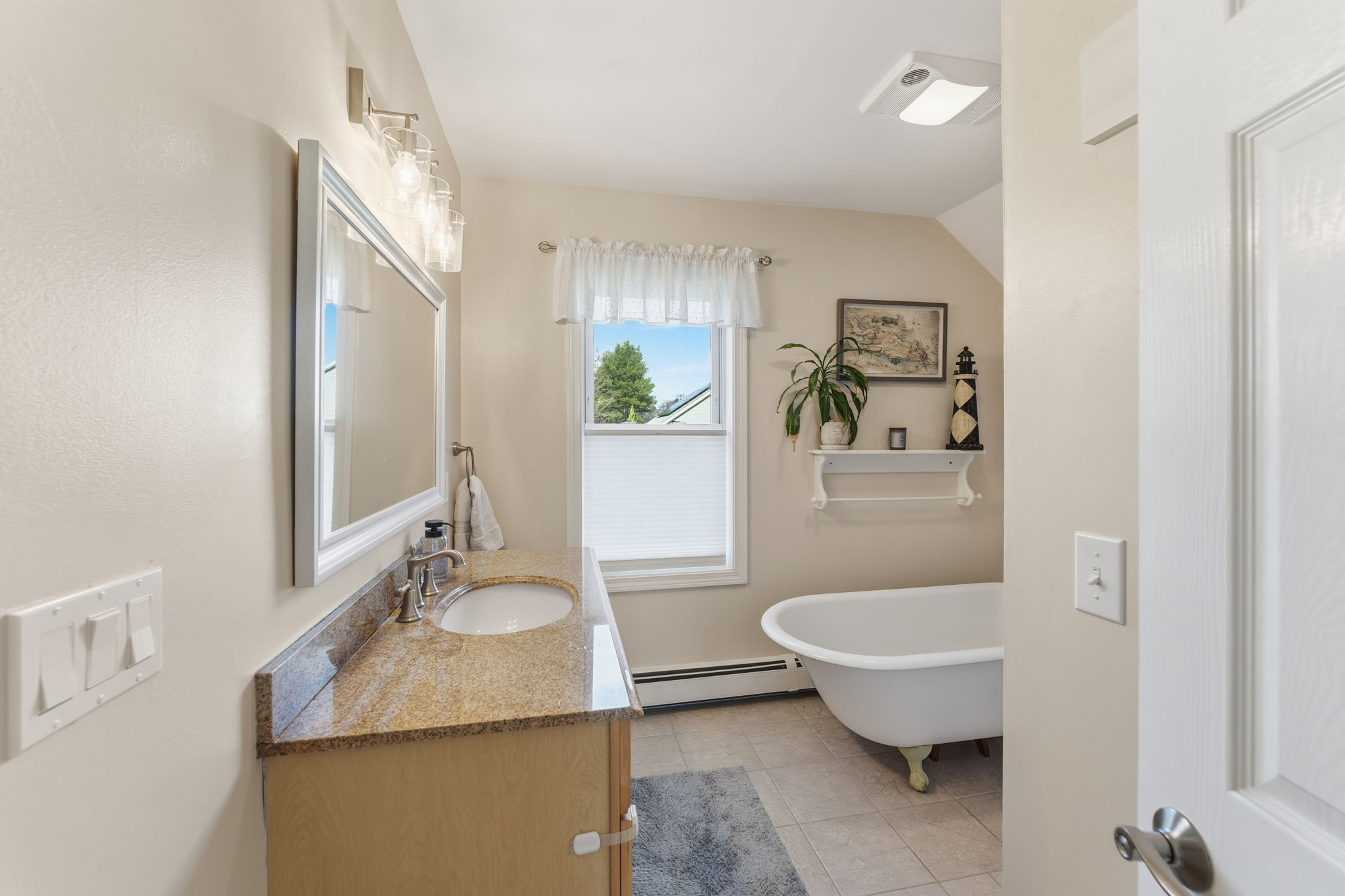 South Kingstown, Rhode Island, 02879, United States, 2 Bedrooms Bedrooms, ,2 BathroomsBathrooms,Residential,For Sale,1994423