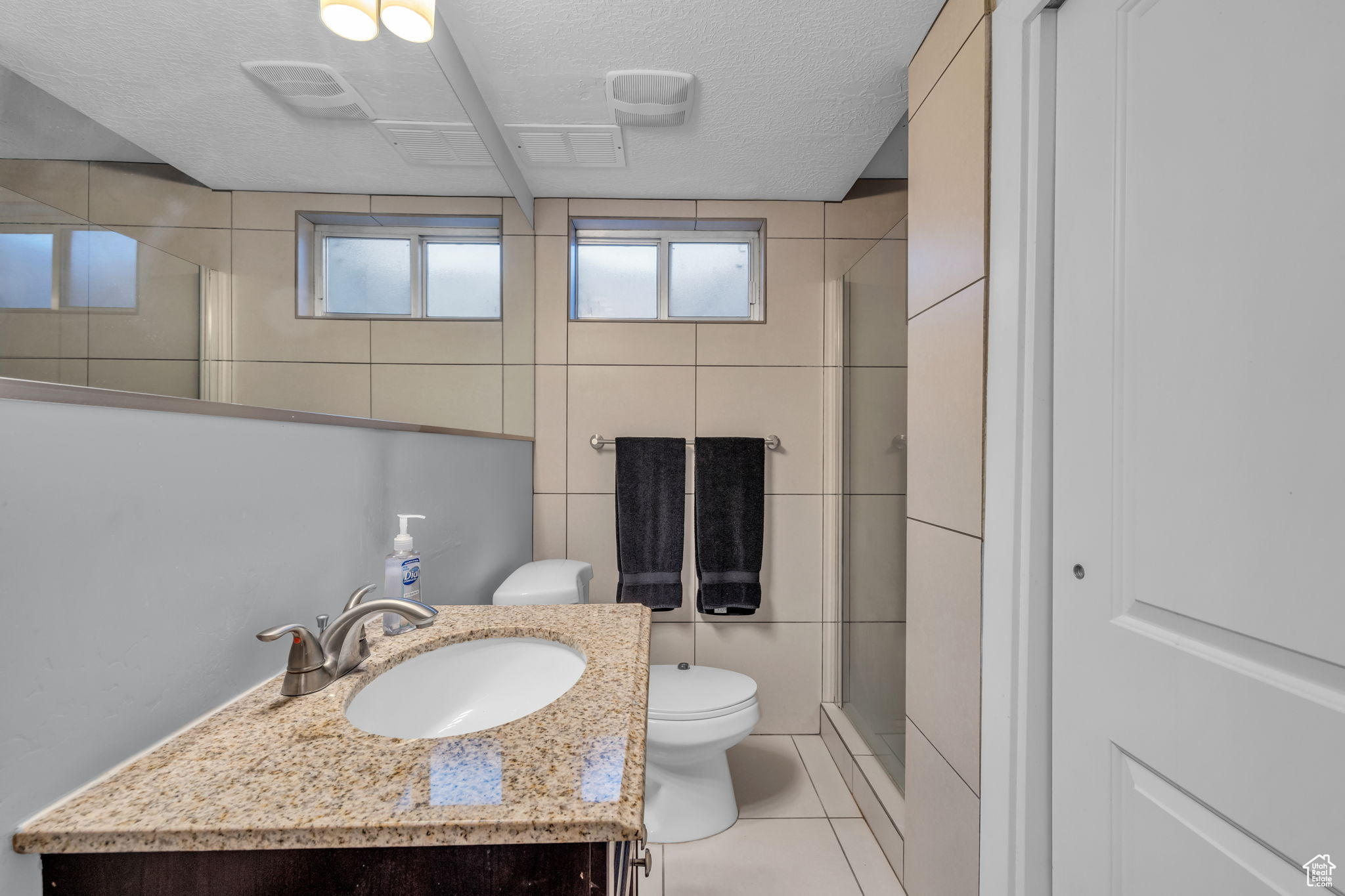 Sandy, Utah, 84070, United States, 5 Bedrooms Bedrooms, ,1 BathroomBathrooms,Residential,For Sale,1753119