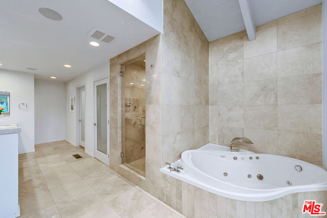 Calabasas, California, 91302, United States, 3 Bedrooms Bedrooms, ,2 BathroomsBathrooms,Residential,For Sale,1723181