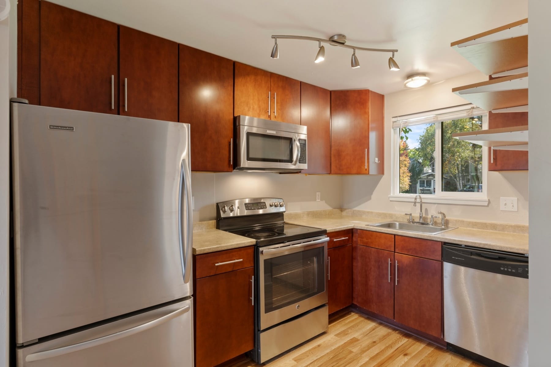  1706 AVALON WAY #6 Hood River, OR 97031 - 物件實景