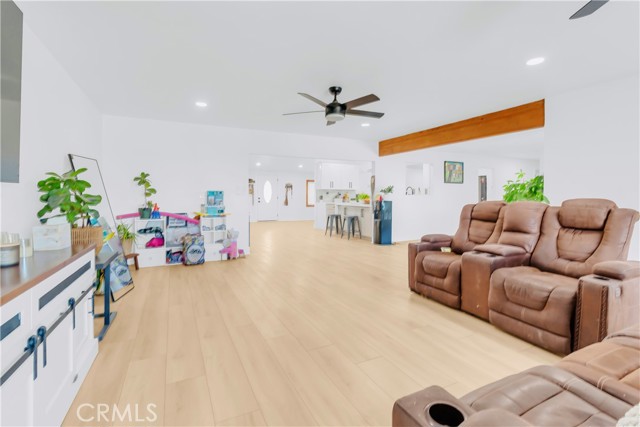 Oak Hills, California, 92344, United States, 6 Bedrooms Bedrooms, ,2 BathroomsBathrooms,Residential,For Sale,2000385