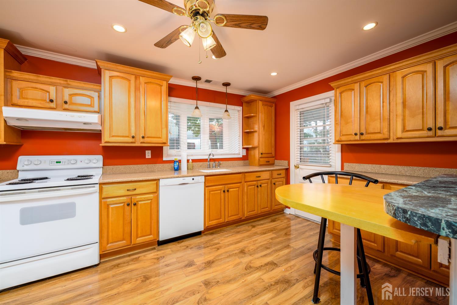 Edison, New Jersey, 08817, United States, 3 Bedrooms Bedrooms, ,2 BathroomsBathrooms,Residential,For Sale,1958154