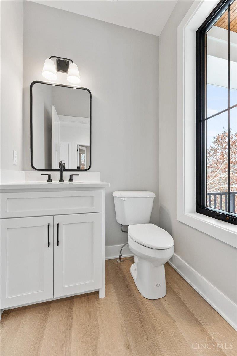 Blue Ash, Ohio, 45241, United States, 4 Bedrooms Bedrooms, ,4 BathroomsBathrooms,Residential,For Sale,2001661