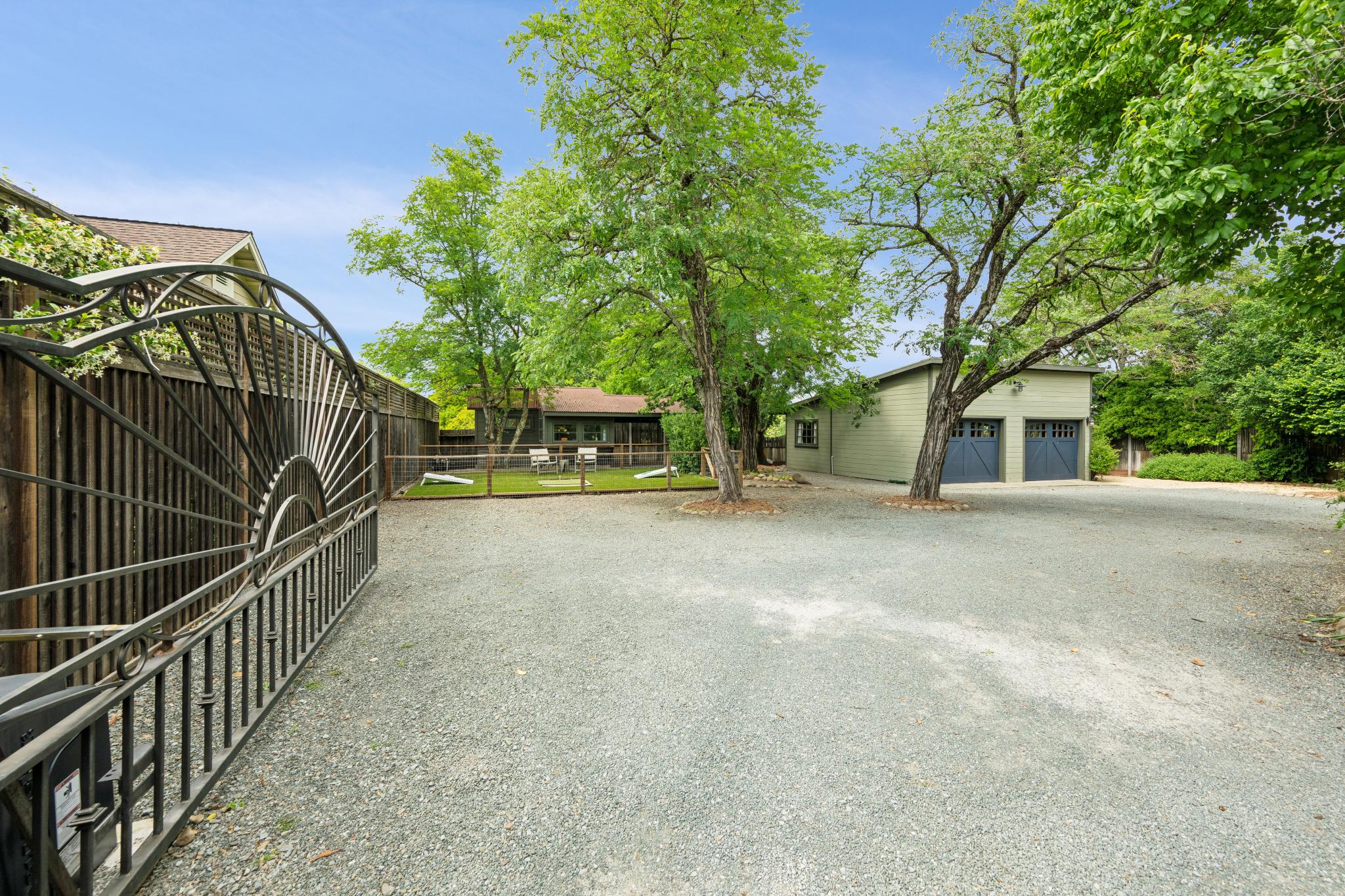  350 Linden Street - 物件實景