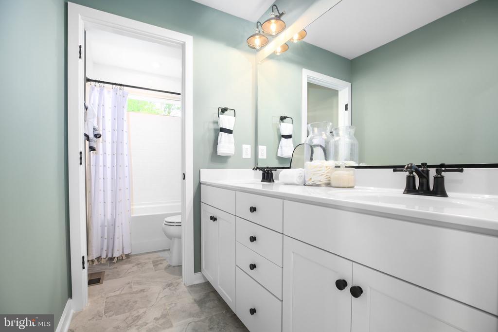 Locust Grove, Virginia, 22508, United States, 4 Bedrooms Bedrooms, ,3 BathroomsBathrooms,Residential,For Sale,1908900