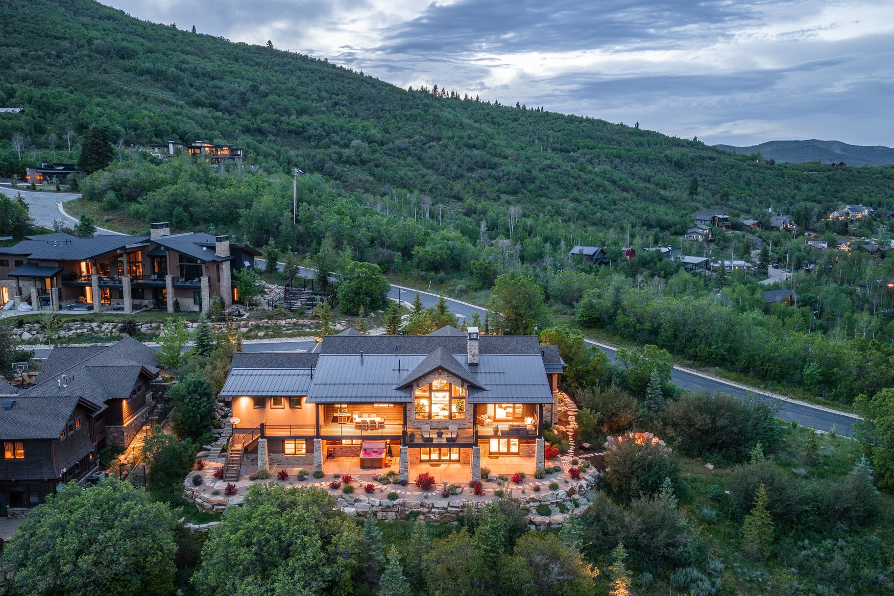  Luxury Custom Home in the Coveted Woods of Parleys Lane - 物件實景