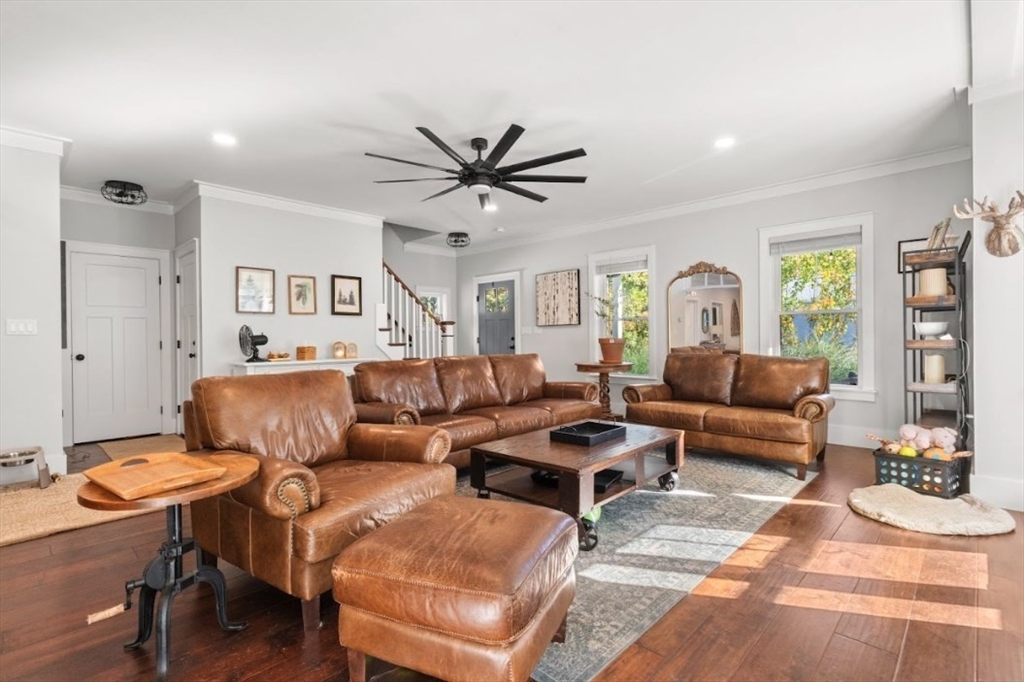 North Attleboro, Massachusetts, 02760, United States, 4 Bedrooms Bedrooms, ,4 BathroomsBathrooms,Residential,For Sale,2005211