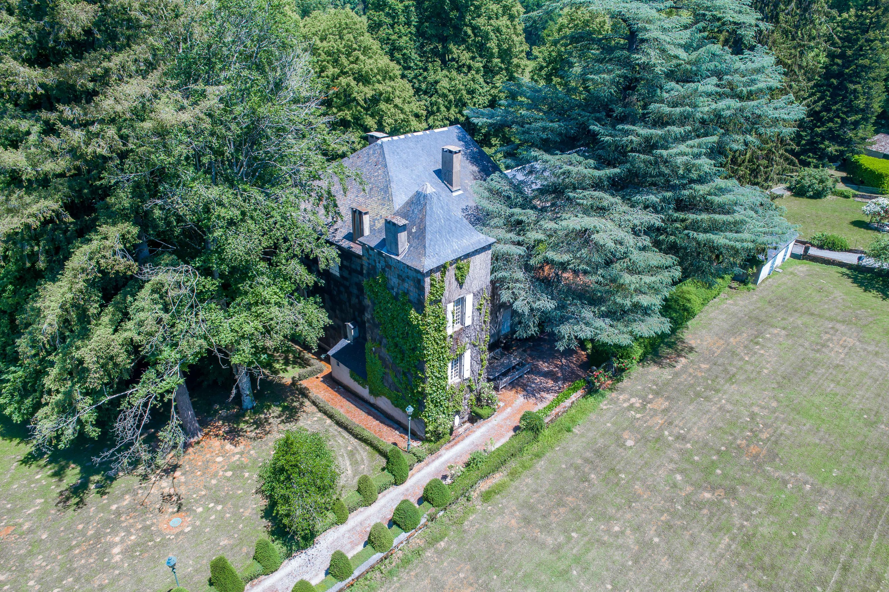  55 hectares, castel and 3 houses - 物件實景