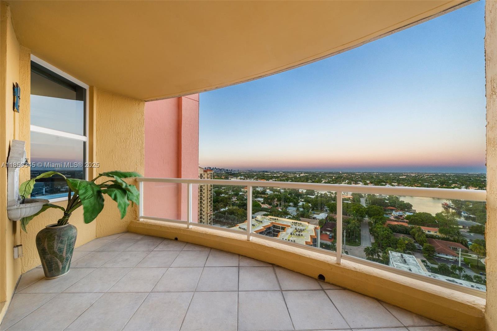 Fort Lauderdale, Florida, 33305, United States, 2 Bedrooms Bedrooms, ,3 BathroomsBathrooms,Residential,For Sale,1907787
