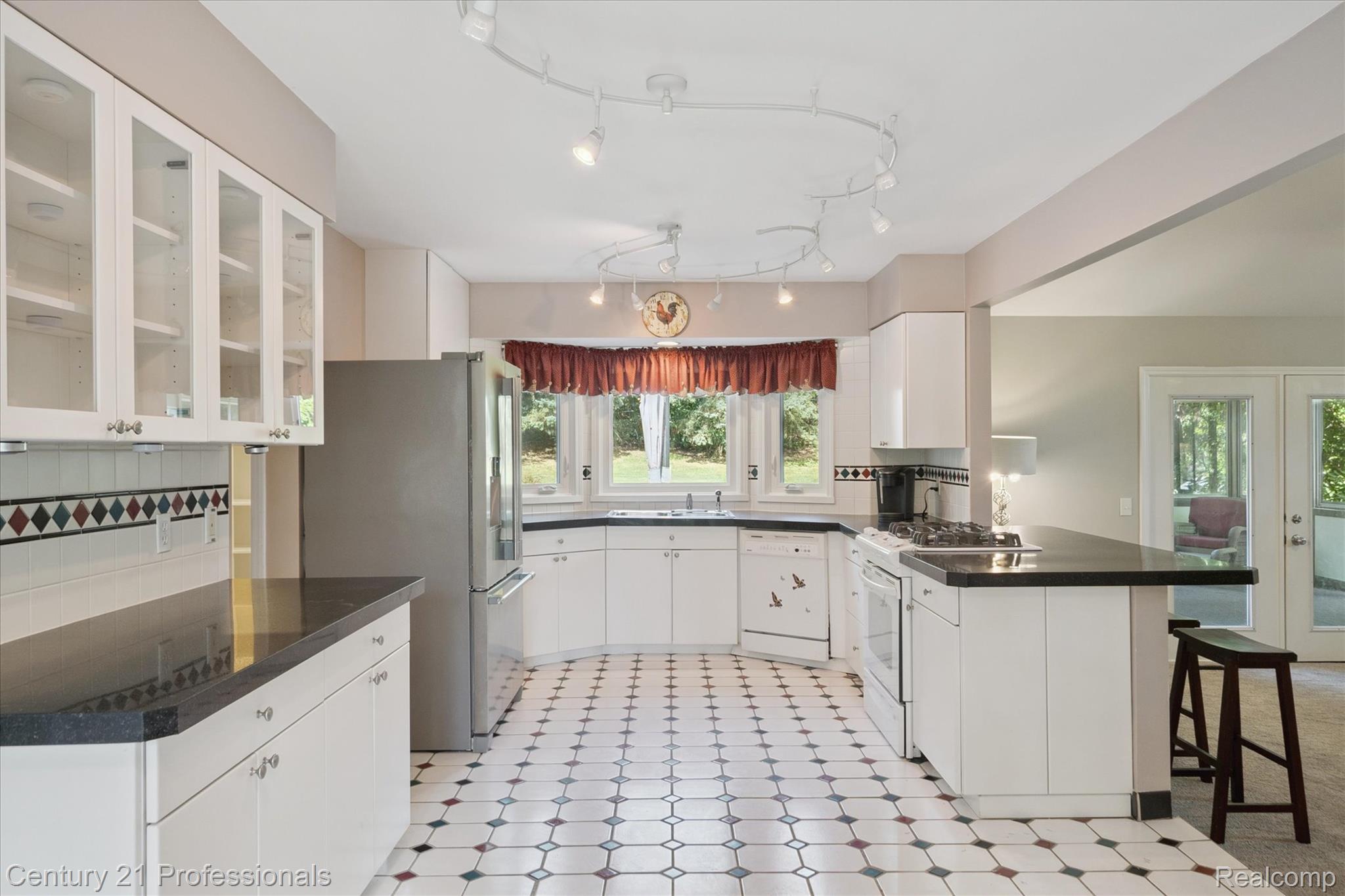 Northville, Michigan, 48167, United States, 4 Bedrooms Bedrooms, ,3 BathroomsBathrooms,Residential,For Sale,1980855