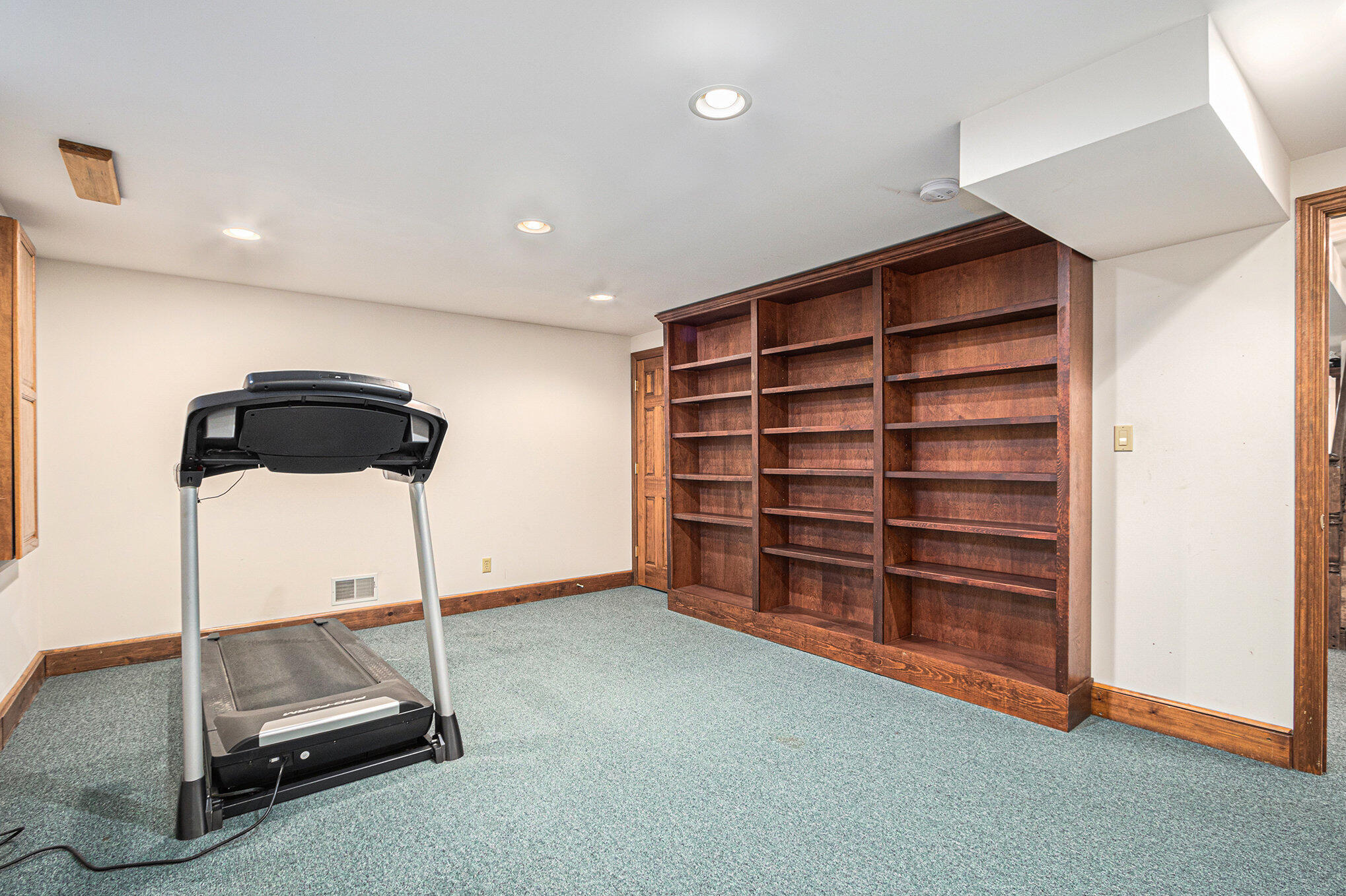 Dyer, Indiana, 46311, United States, 5 Bedrooms Bedrooms, ,5 BathroomsBathrooms,Residential,For Sale,2001175