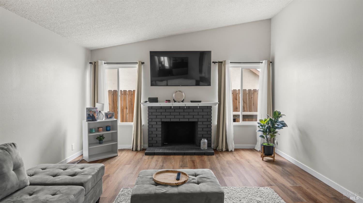 Vacaville, California, 95687, United States, 3 Bedrooms Bedrooms, ,2 BathroomsBathrooms,Residential,For Sale,1959239