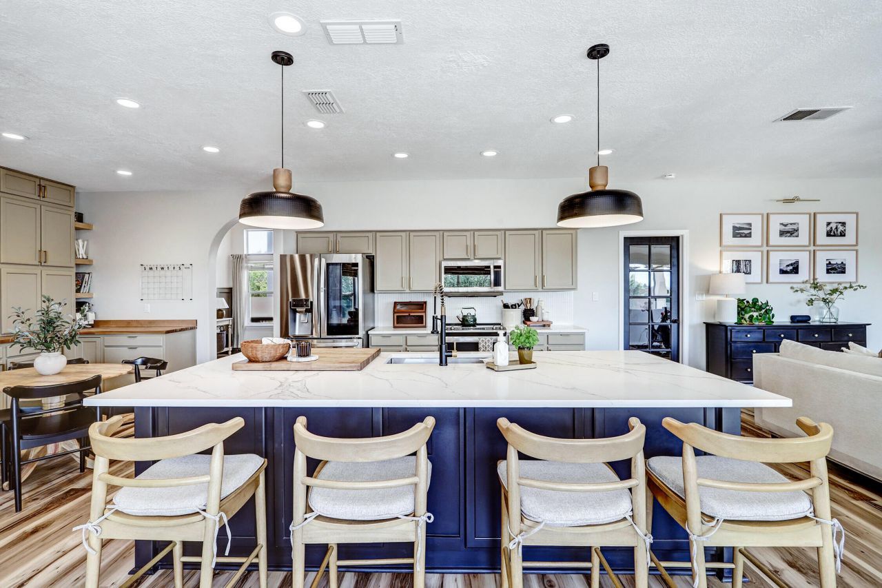Albuquerque, New Mexico, 87114, United States, 4 Bedrooms Bedrooms, ,3 BathroomsBathrooms,Residential,For Sale,1917819