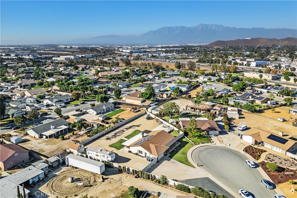 Jurupa Valley, California, 92509, United States, 4 Bedrooms Bedrooms, ,2 BathroomsBathrooms,Residential,For Sale,1987819