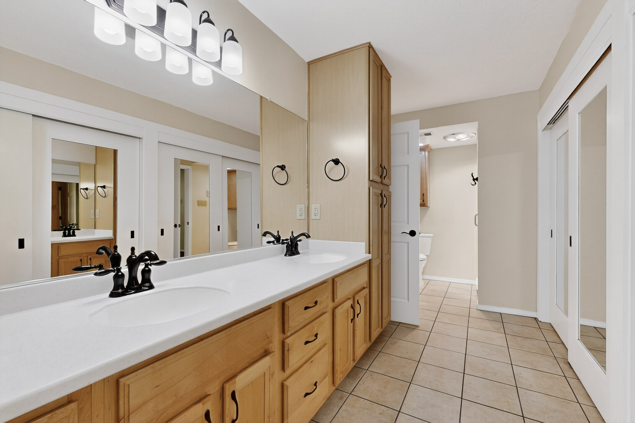 Albuquerque, New Mexico, 87109, United States, 4 Bedrooms Bedrooms, ,3 BathroomsBathrooms,Residential,For Sale,1985766