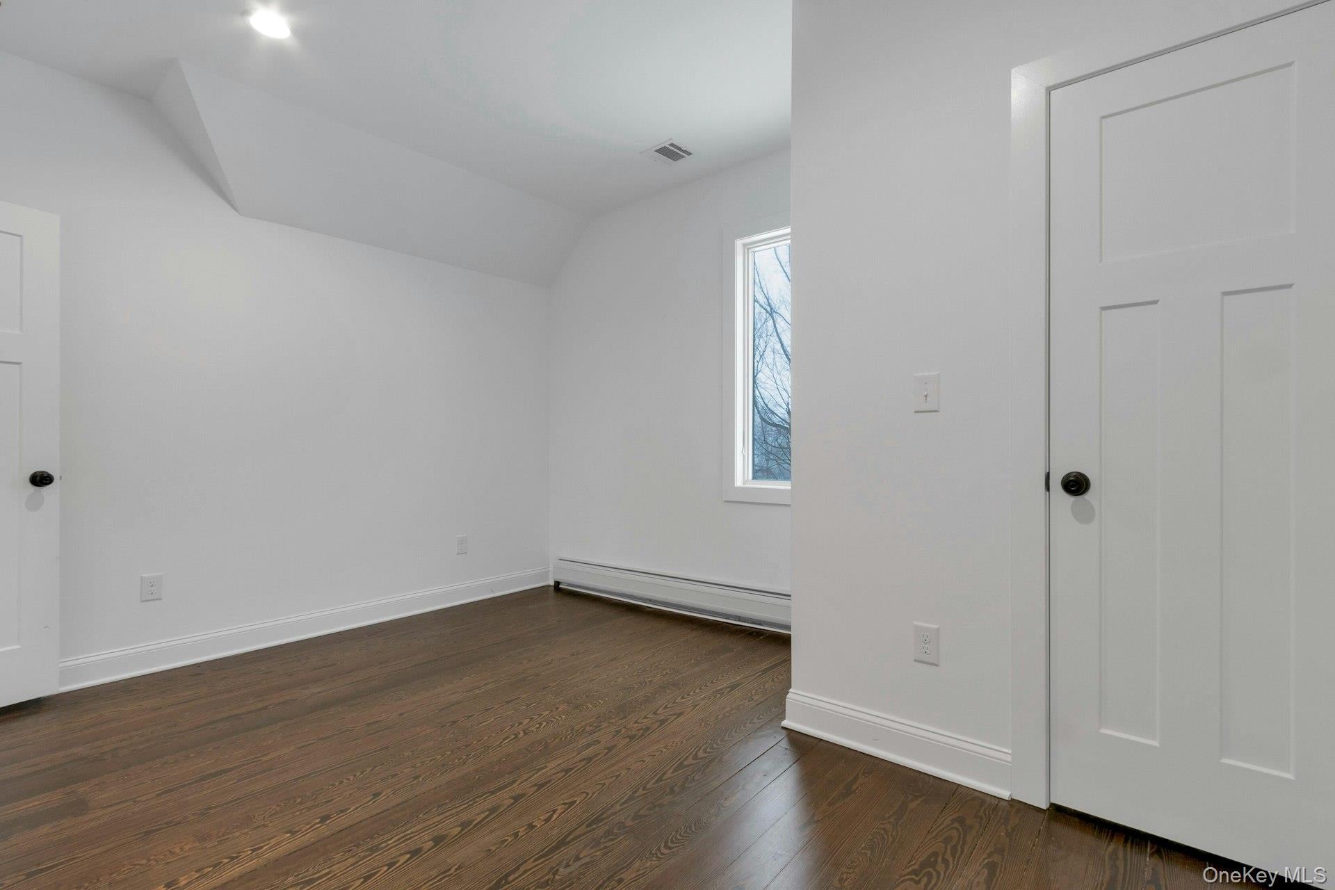 Valley Cottage, New York, 10989, United States, 4 Bedrooms Bedrooms, ,3 BathroomsBathrooms,Residential,For Sale,2005431