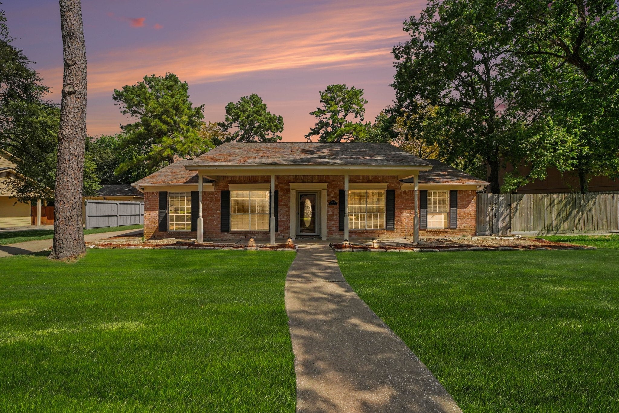 Roebourne Ln, Houston, TX 77070