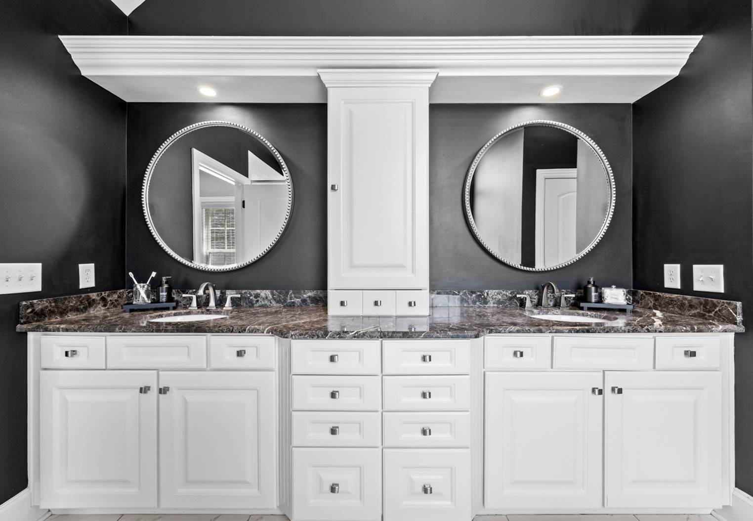 Clarksville, Tennessee, 37043, United States, 4 Bedrooms Bedrooms, ,5 BathroomsBathrooms,Residential,For Sale,1997798