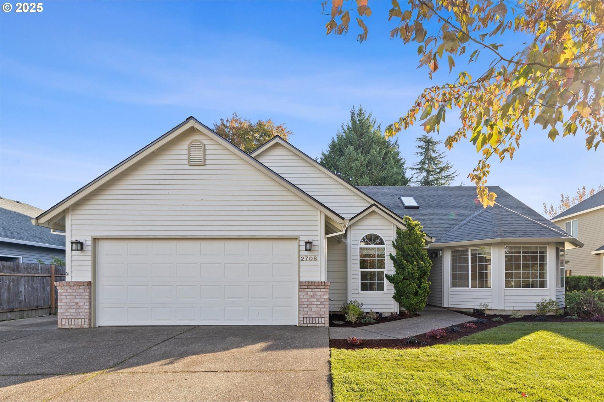 Newberg, Oregon, 97132, United States, 3 Bedrooms Bedrooms, ,2 BathroomsBathrooms,Residential,For Sale,1972944