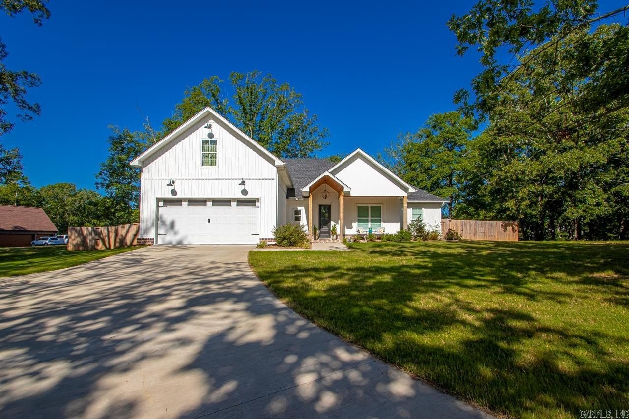Benton, Arkansas, 72019, United States, 4 Bedrooms Bedrooms, ,3 BathroomsBathrooms,Residential,For Sale,1929147