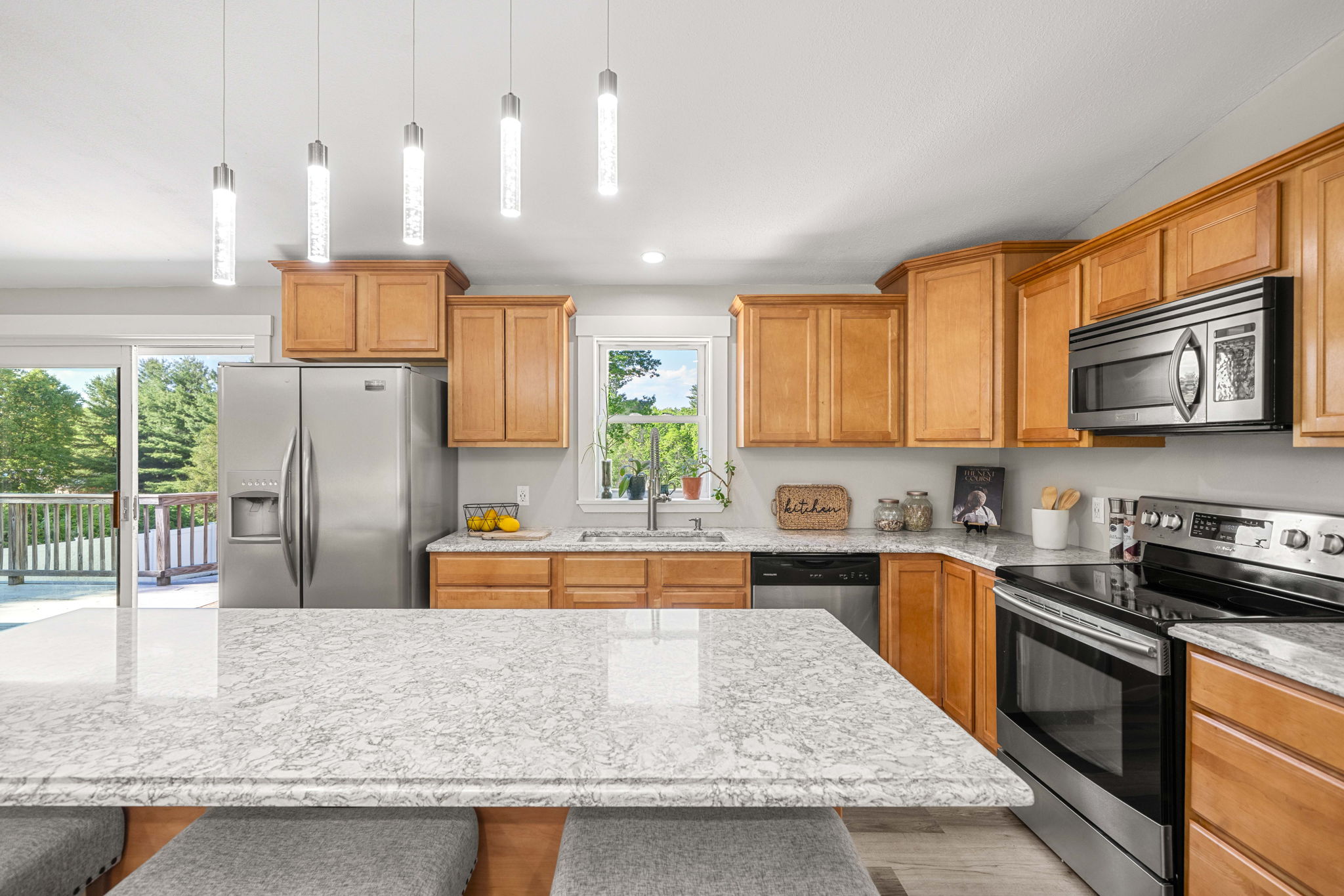  102 Kimball Rd, Amesbury, MA, 01913 - 物件實景