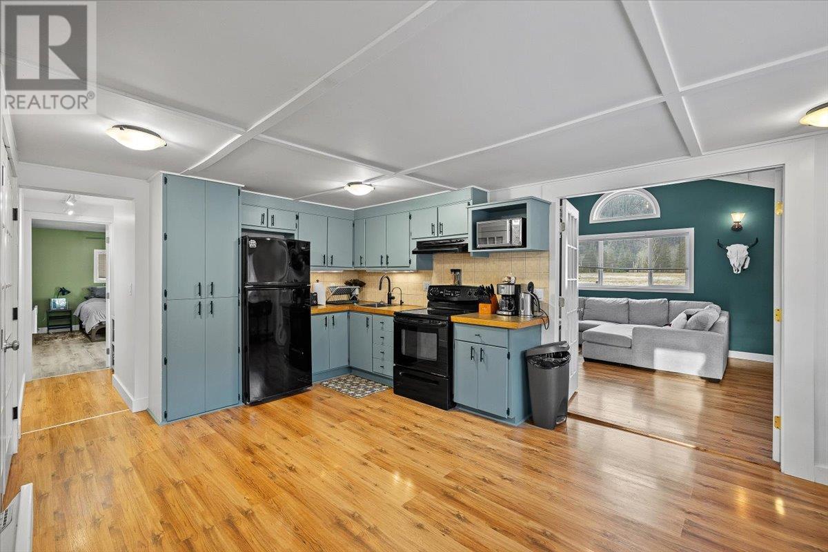 SICAMOUS, British Columbia, V0E 2V4, CA, 2 Bedrooms Bedrooms, ,2 BathroomsBathrooms,Residential,For Sale,1949682