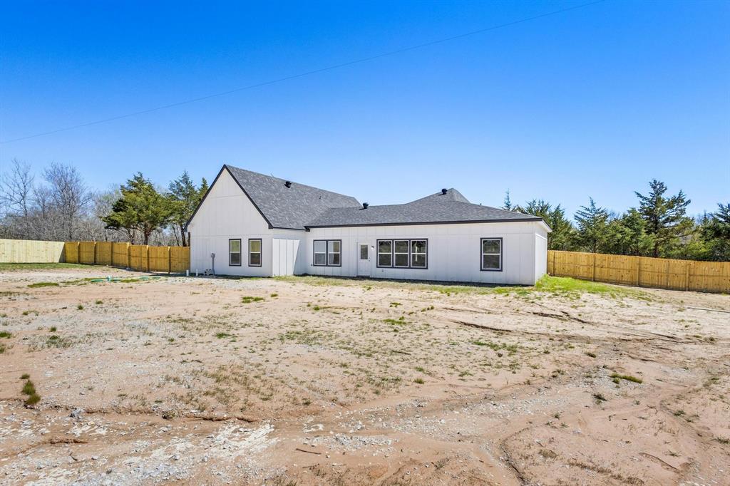 Petty, Texas, 75470, United States, 4 Bedrooms Bedrooms, ,4 BathroomsBathrooms,Residential,For Sale,1921073
