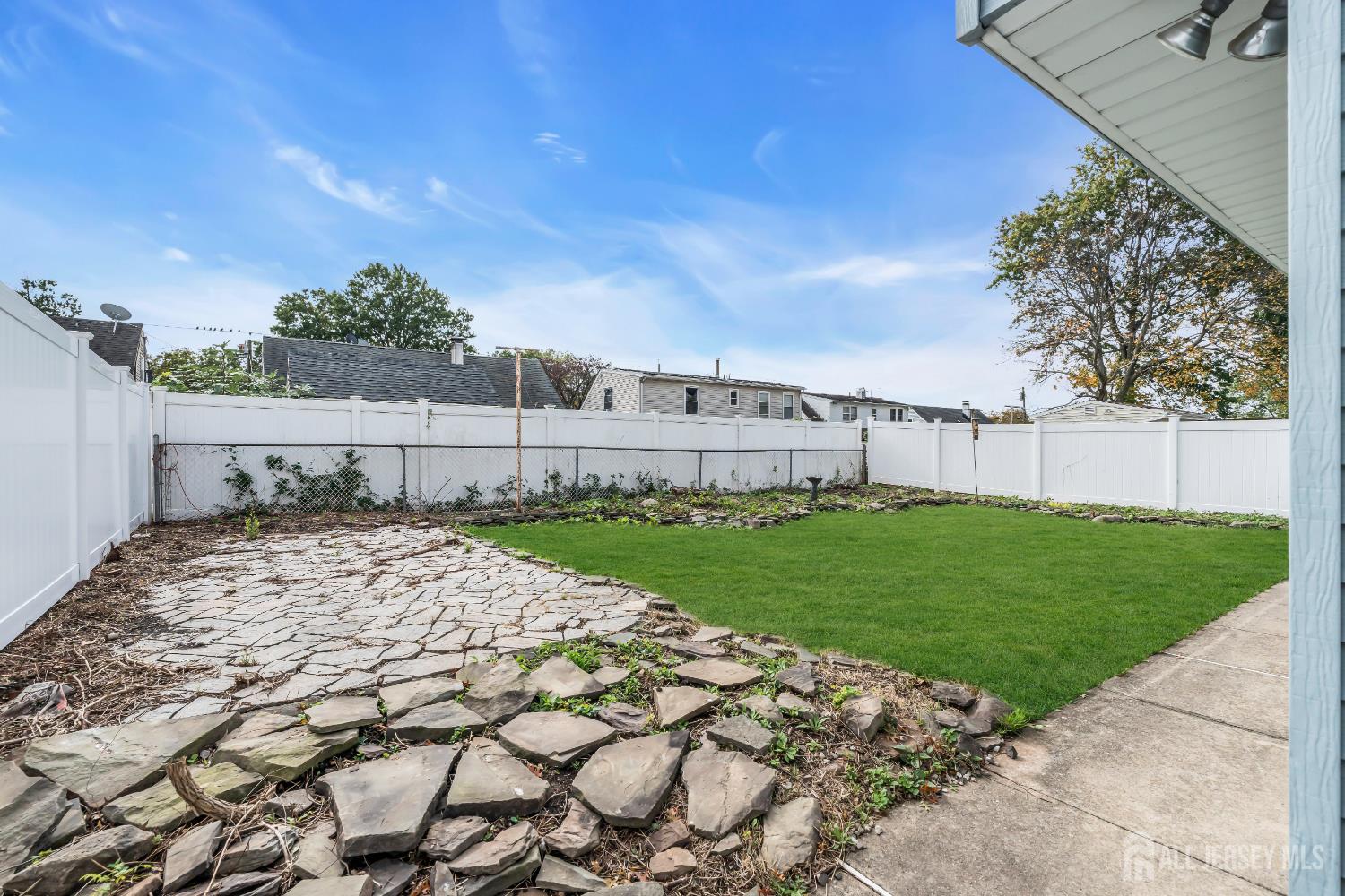 Iselin, New Jersey, 08830, United States, 3 Bedrooms Bedrooms, ,2 BathroomsBathrooms,Residential,For Sale,1966182