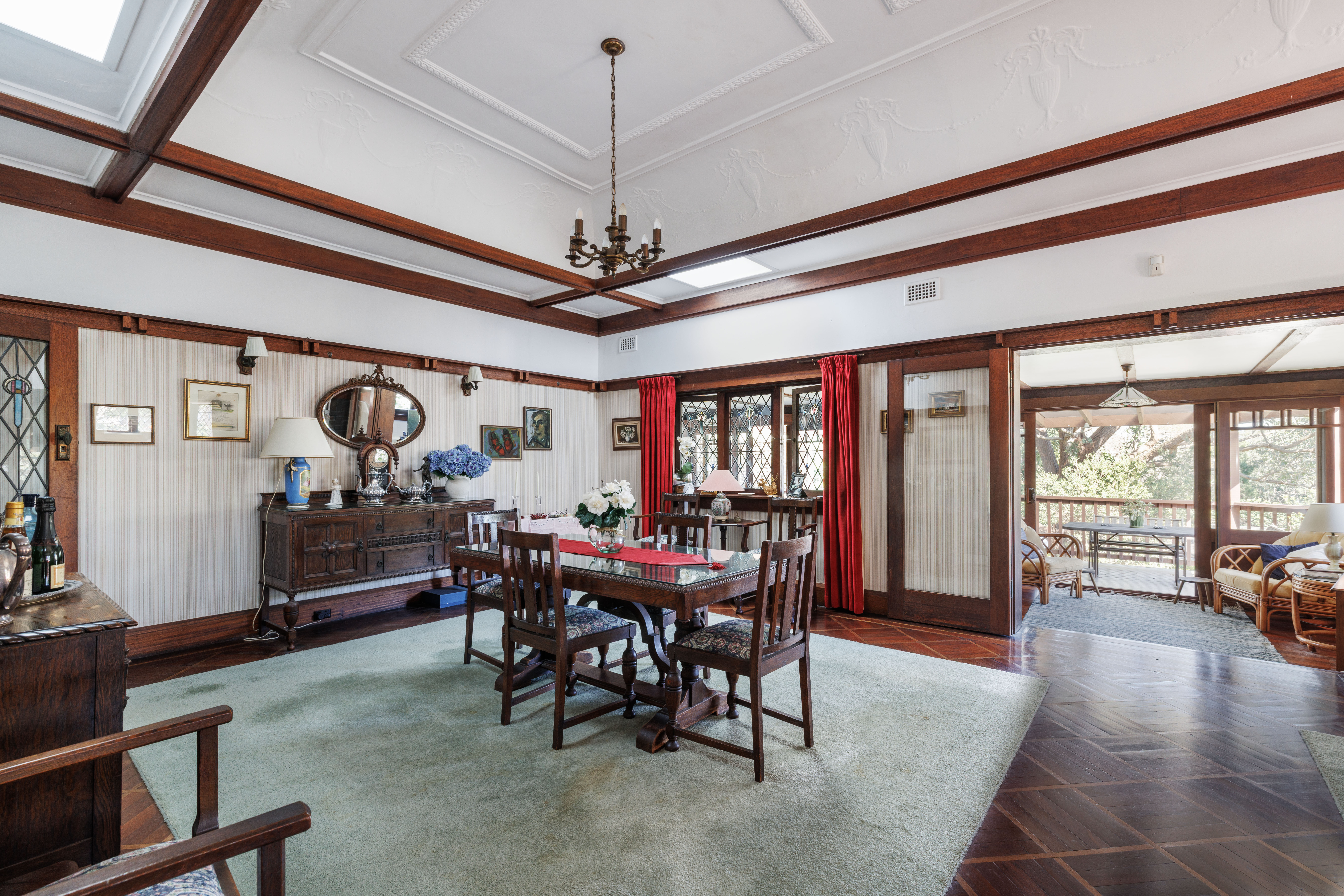  Grand c1920s Family Home on 643sqm Parcel with Exciting Potential - 物件實景