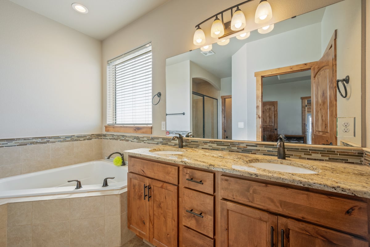 Cheyenne, Wyoming, 82001, United States, 5 Bedrooms Bedrooms, ,3 BathroomsBathrooms,Residential,For Sale,1994195