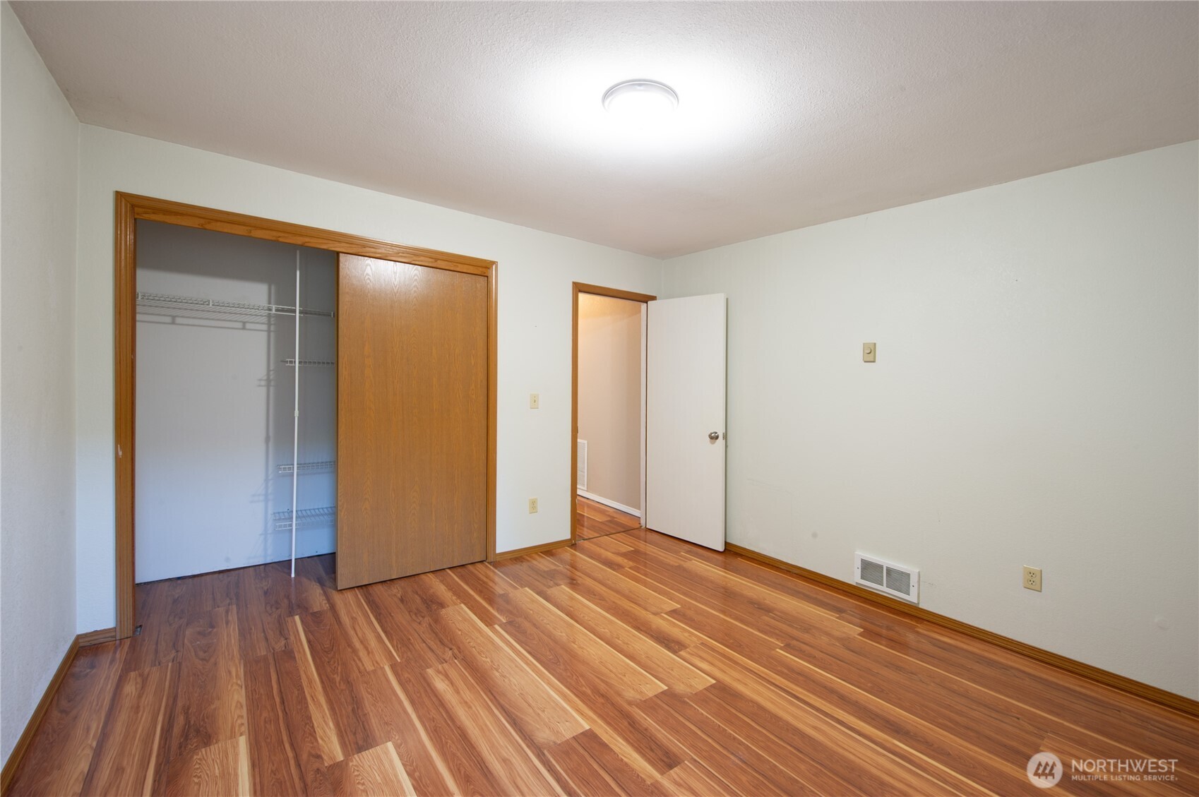 Everett, Washington, 98208, United States, 4 Bedrooms Bedrooms, ,3 BathroomsBathrooms,Residential,For Sale,1920302