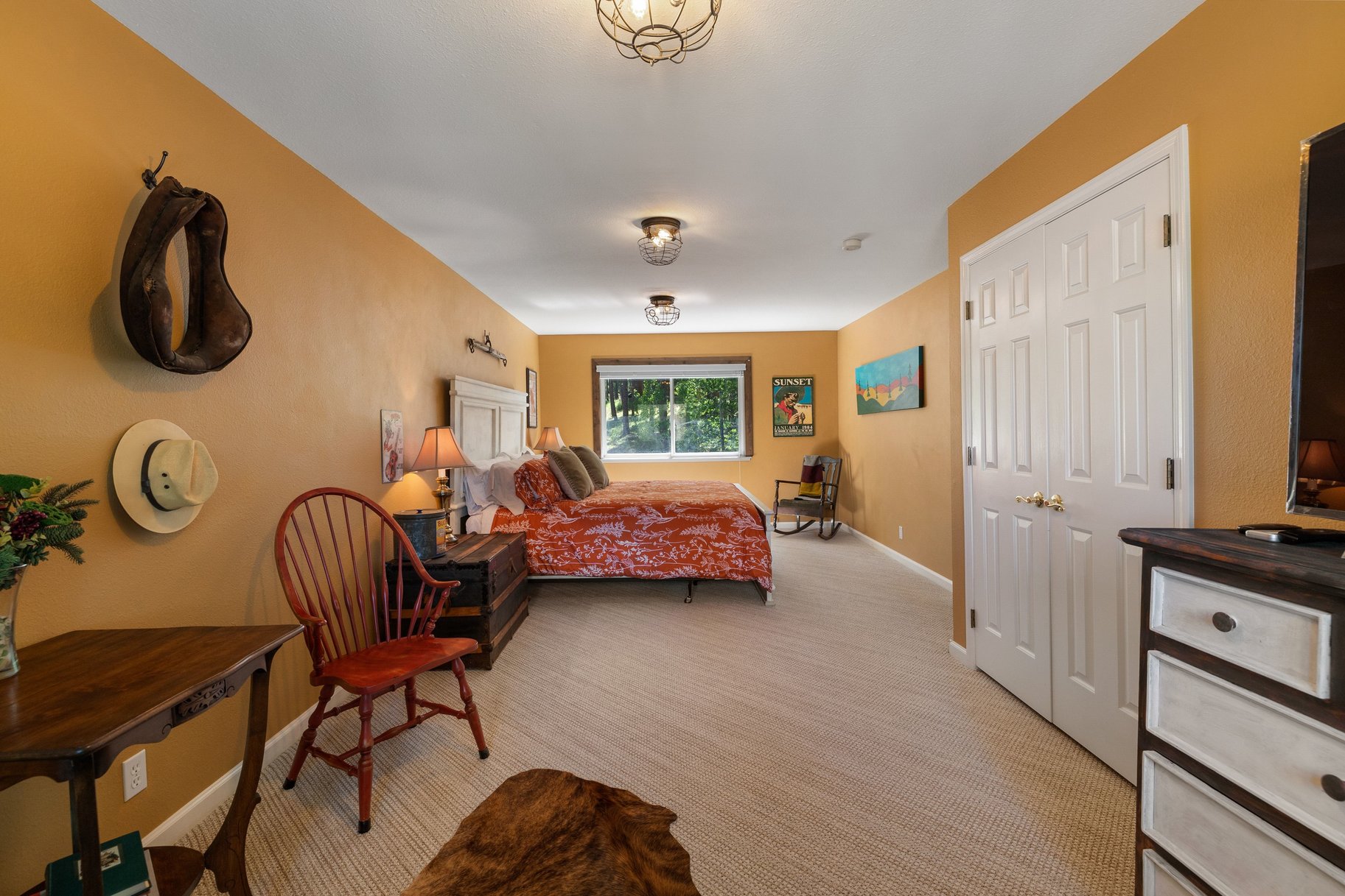  Hilltop Whitehawk Ranch Estate with Sweeping Meadow, Pond & Mountain Views - 物件實景