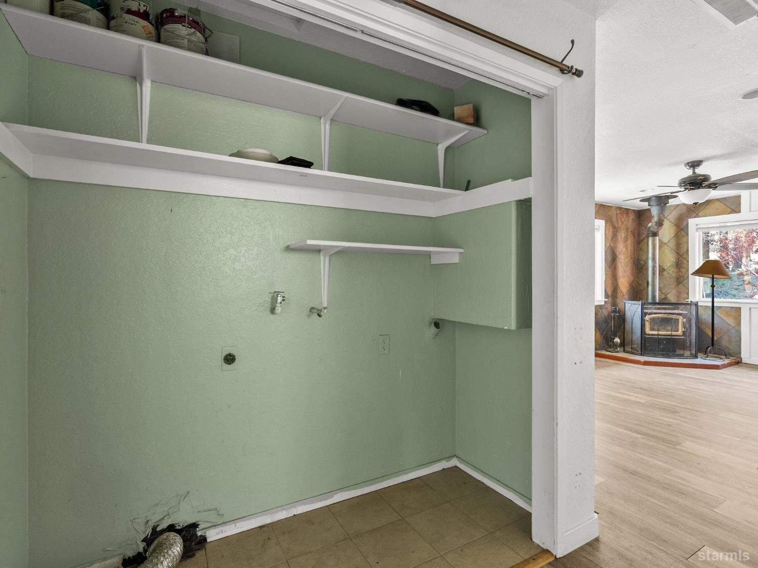 South Lake Tahoe, California, 96150, United States, 3 Bedrooms Bedrooms, ,2 BathroomsBathrooms,Residential,For Sale,1737061
