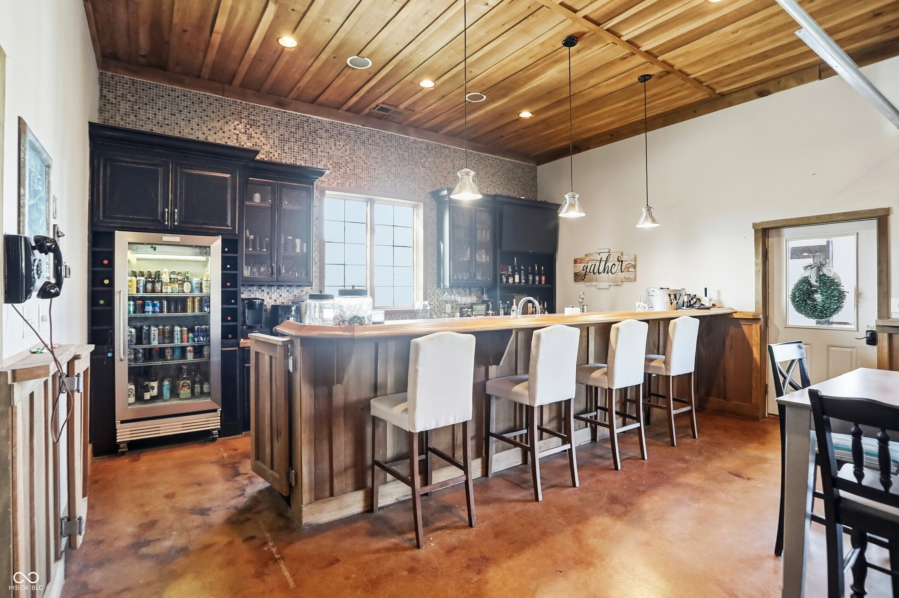 Bargersville, Indiana, 46106, United States, 5 Bedrooms Bedrooms, ,6 BathroomsBathrooms,Residential,For Sale,1992401