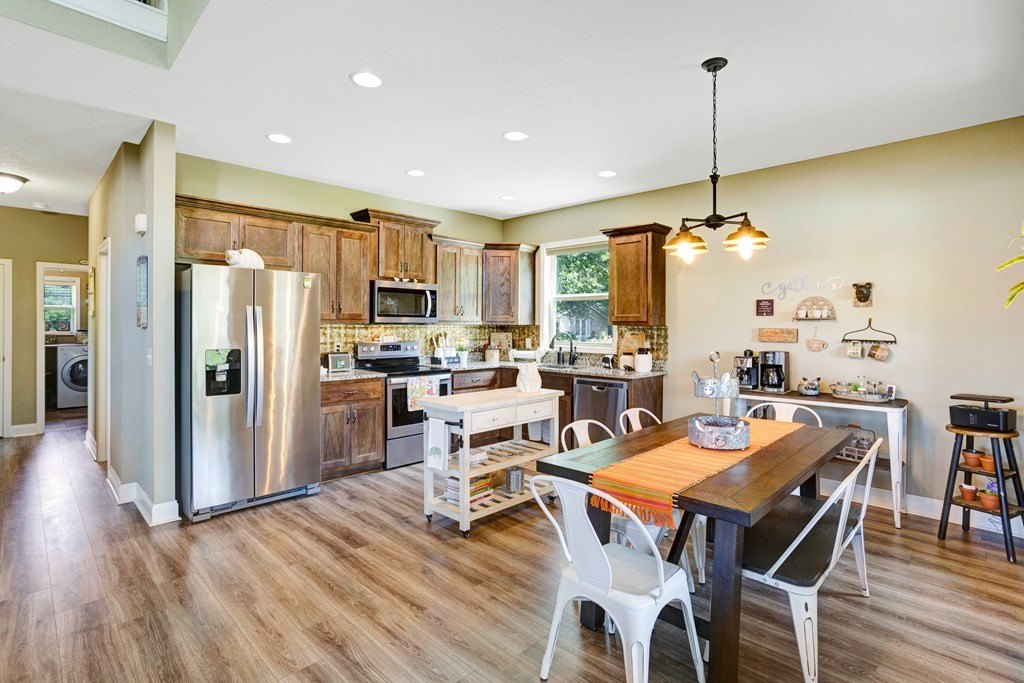 Hiawassee, Georgia, 30546, United States, 2 Bedrooms Bedrooms, ,2 BathroomsBathrooms,Residential,For Sale,1973981