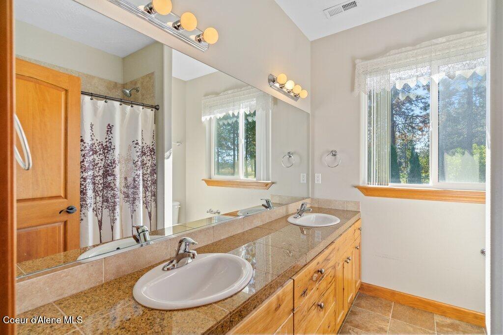 Athol, Idaho, 83801, United States, 4 Bedrooms Bedrooms, ,4 BathroomsBathrooms,Residential,For Sale,1975924