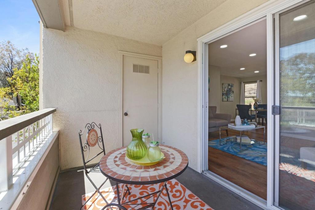 Hayward, California, 94544, United States, 2 Bedrooms Bedrooms, ,2 BathroomsBathrooms,Residential,For Sale,1983988