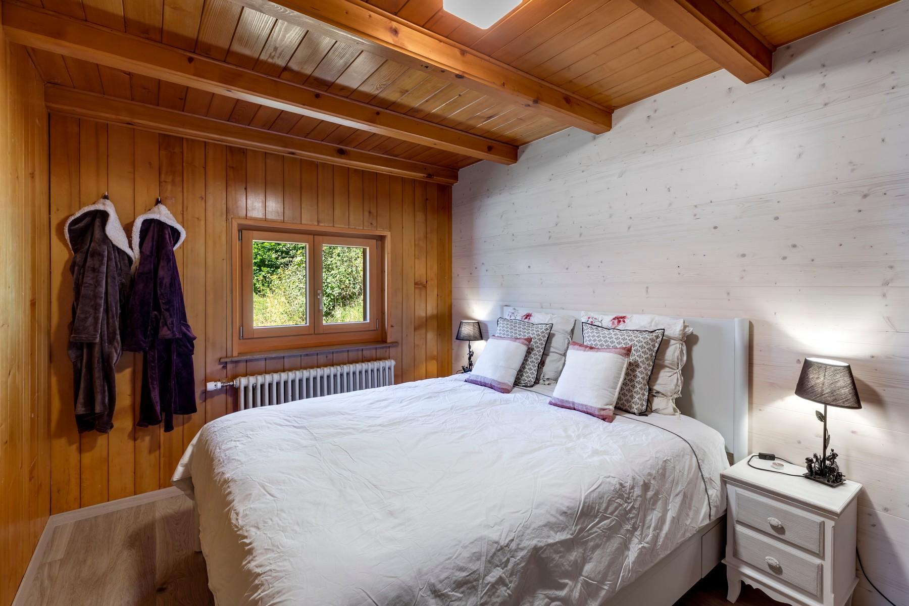  A rare property featuring two cottages and breathtaking lake views - 物件實景
