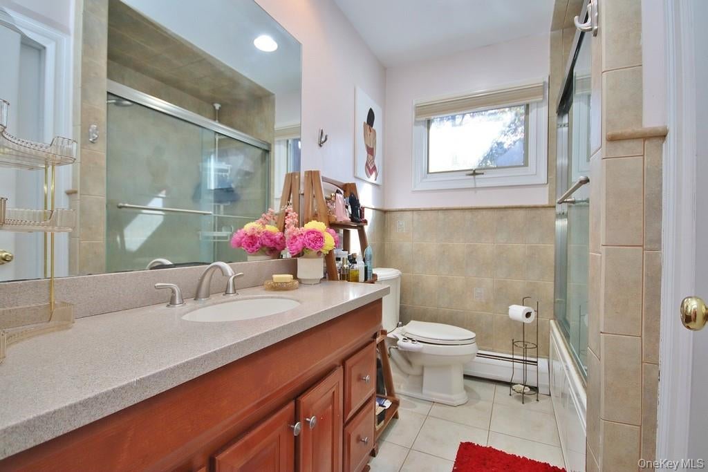 Chester, New York, 10918, United States, 4 Bedrooms Bedrooms, ,4 BathroomsBathrooms,Residential,For Sale,1979405