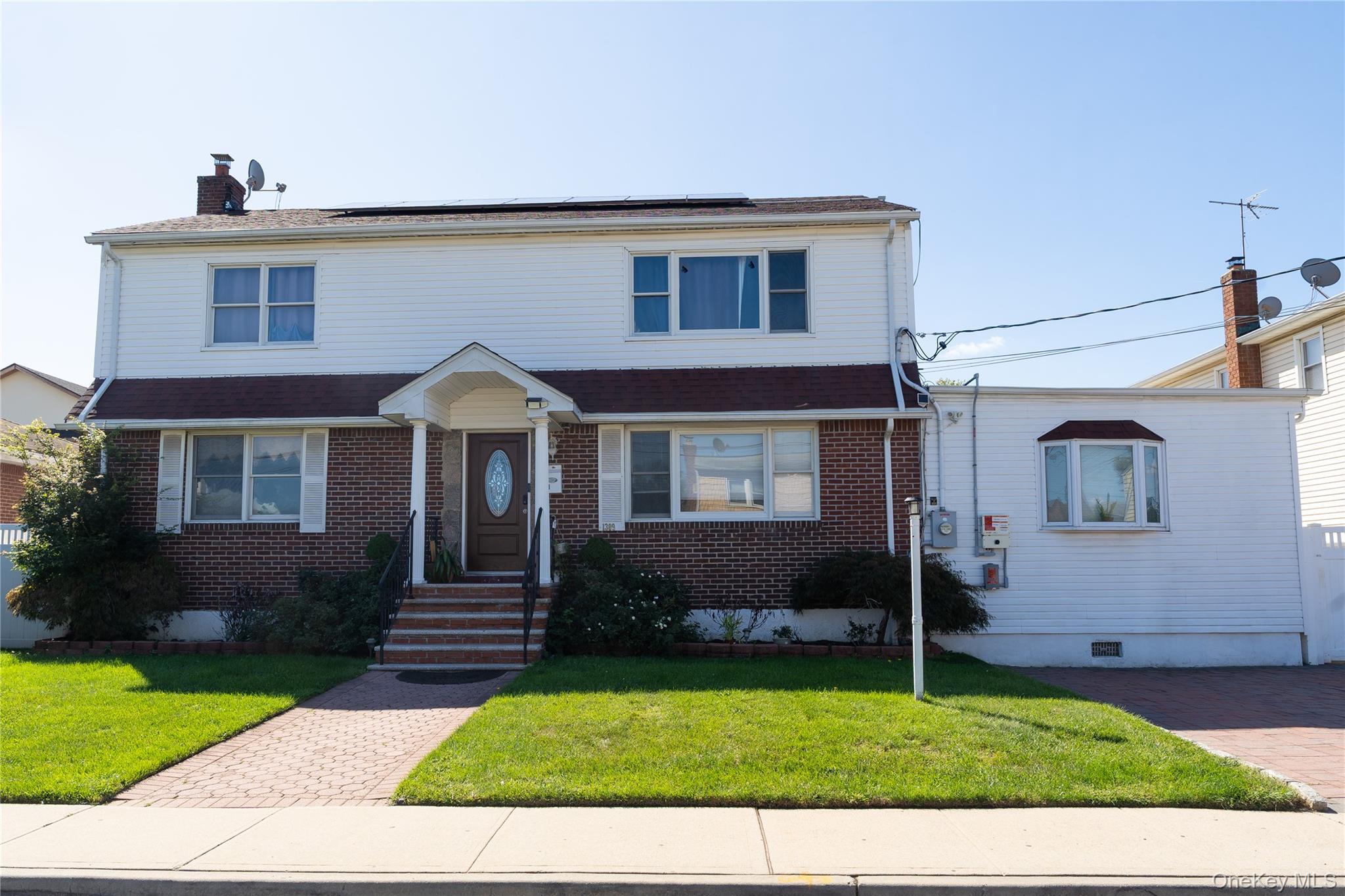 Globe Ave, Elmont, NY 11003