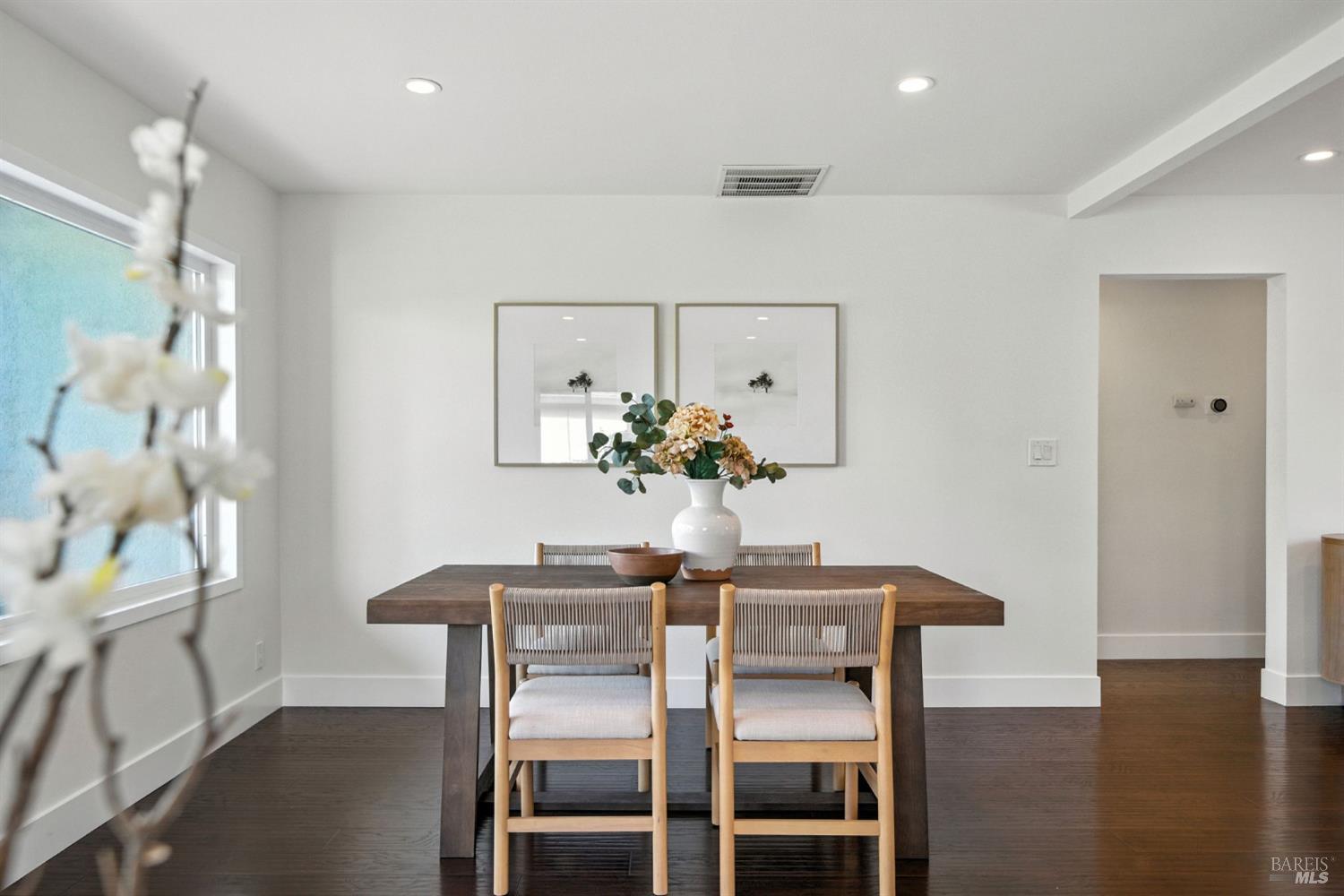 Petaluma, California, 94952, United States, 2 Bedrooms Bedrooms, ,1 BathroomBathrooms,Residential,For Sale,1934208