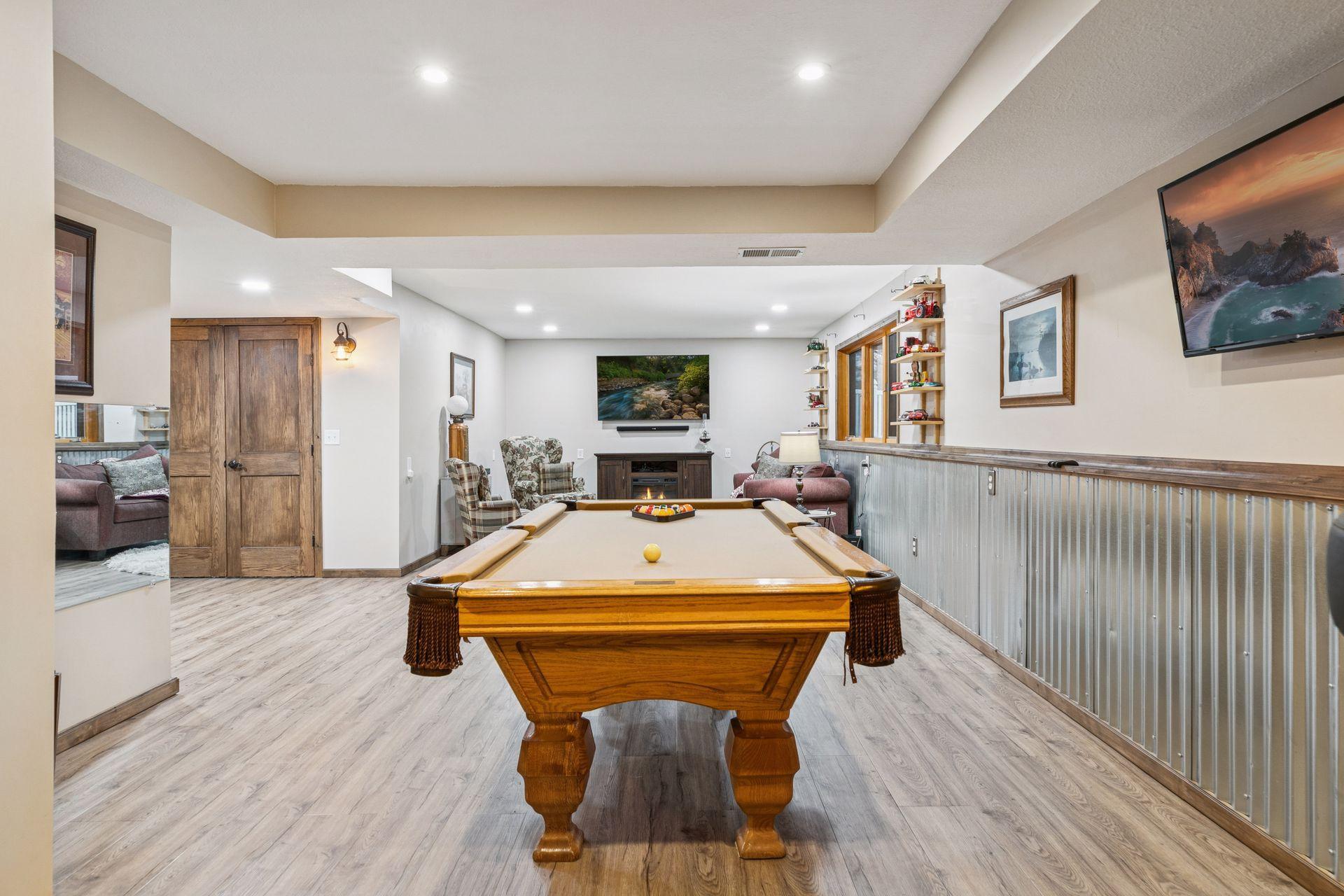 Woodbury, Minnesota, 55129, United States, 5 Bedrooms Bedrooms, ,3 BathroomsBathrooms,Residential,For Sale,1998443