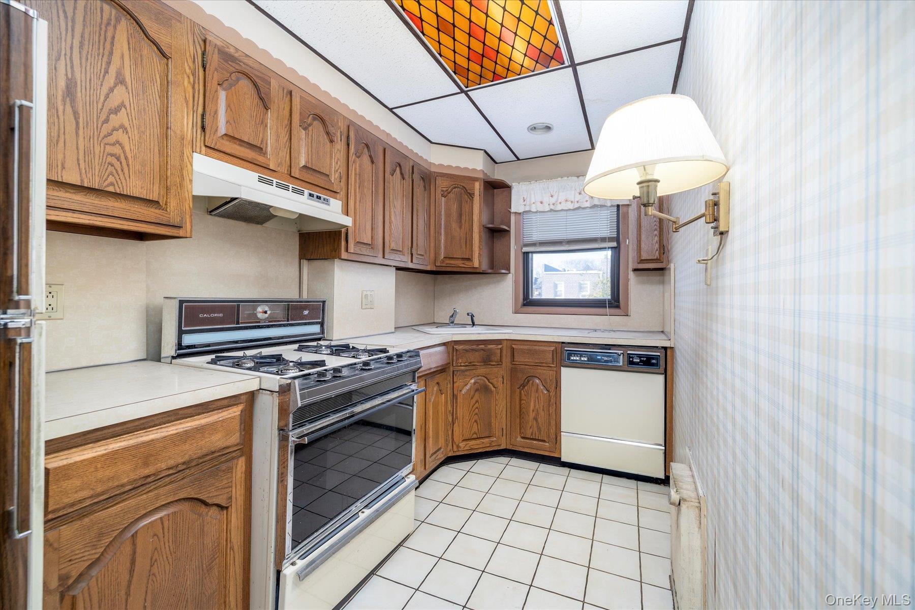 Maspeth, New York, 11378, United States, 3 Bedrooms Bedrooms, ,1 BathroomBathrooms,Residential,For Sale,2002162