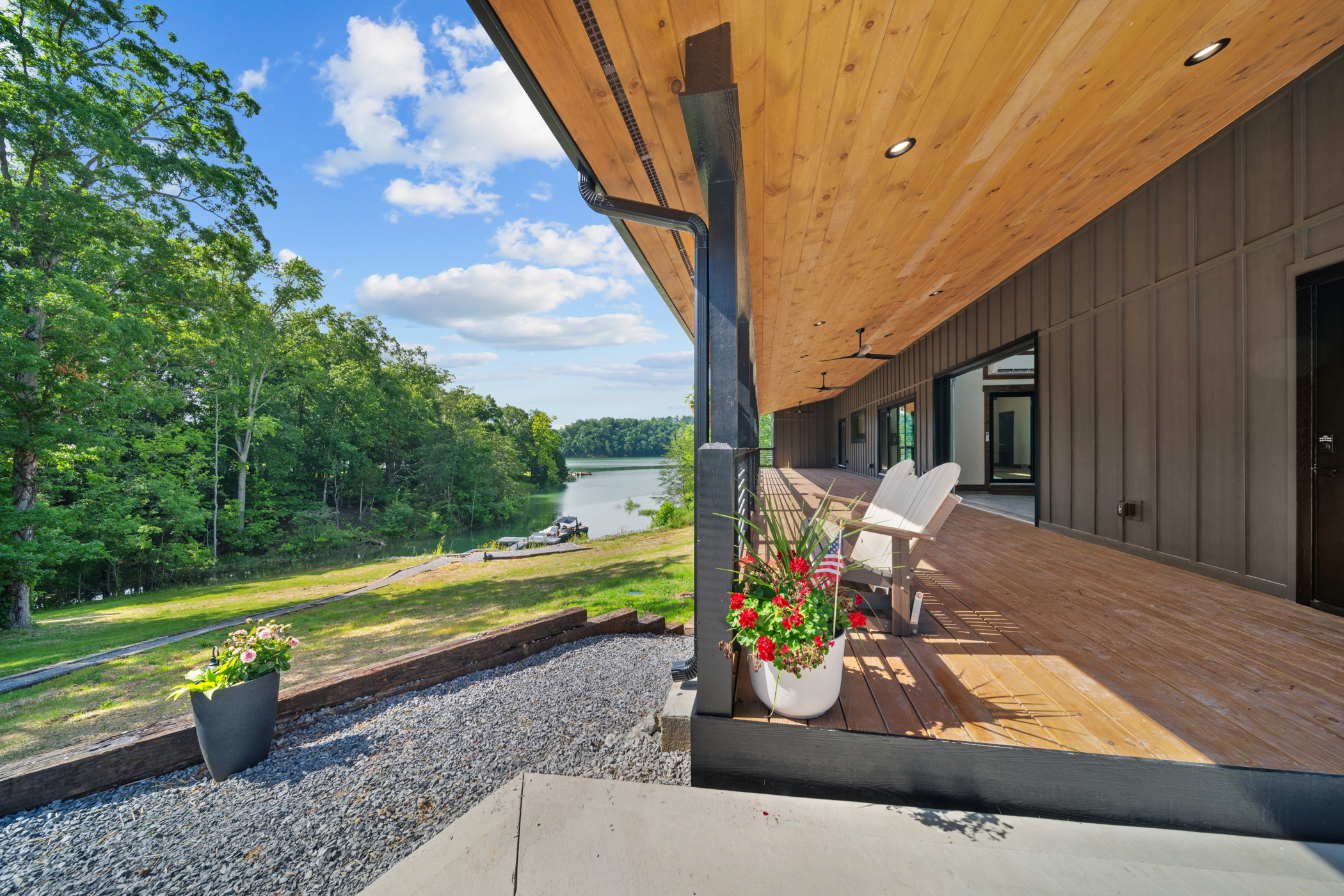 Sevierville, Tennessee, 37876, United States, 2 Bedrooms Bedrooms, ,3 BathroomsBathrooms,Residential,For Sale,1922074