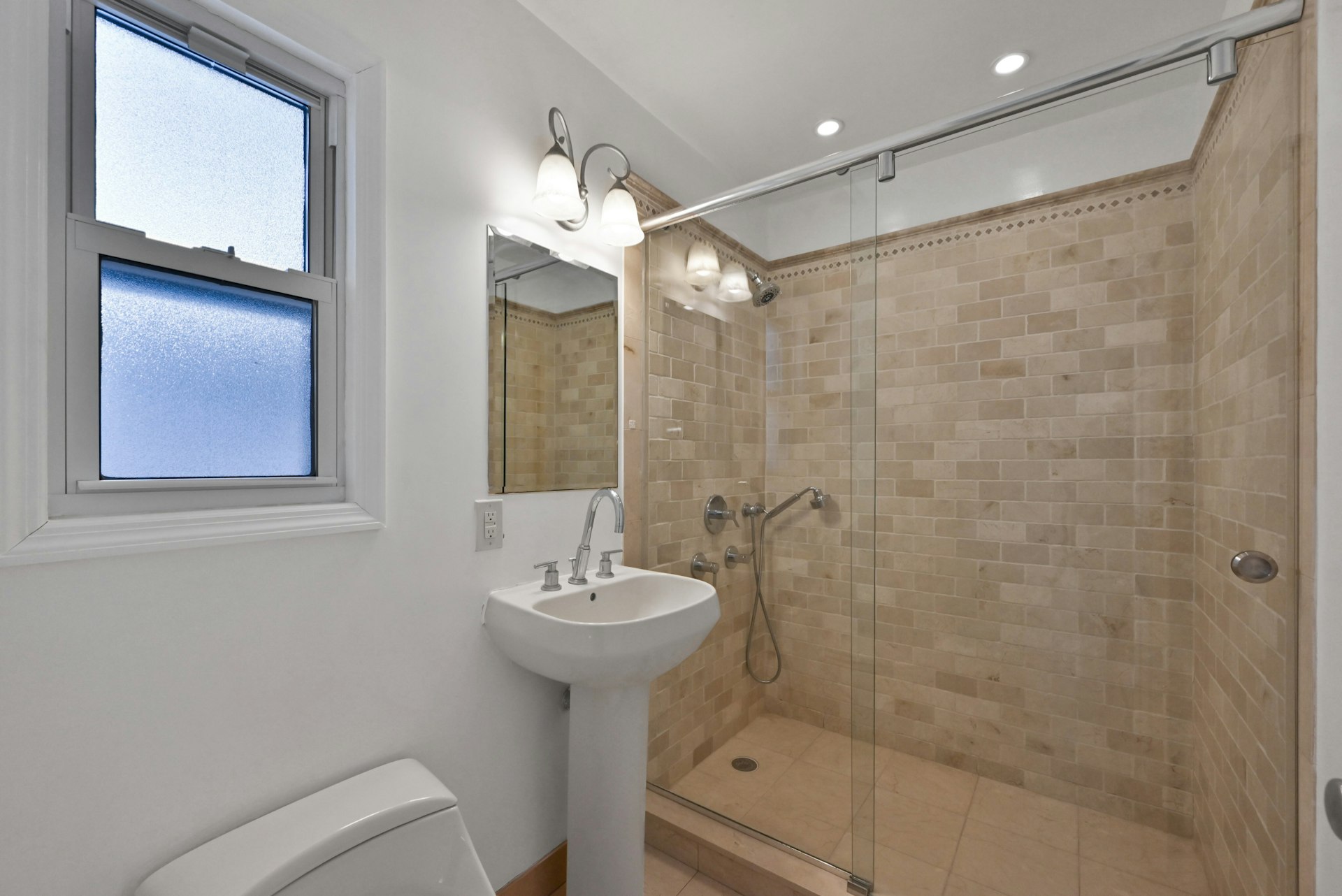  40 Clinton Avenue, Tenafly, NJ, 07670 - 物件實景