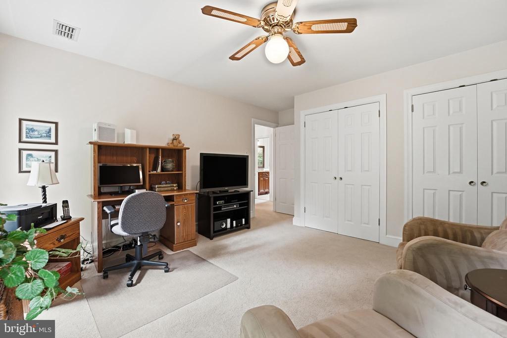 Warrenton, Virginia, 20187, United States, 4 Bedrooms Bedrooms, ,3 BathroomsBathrooms,Residential,For Sale,2048505
