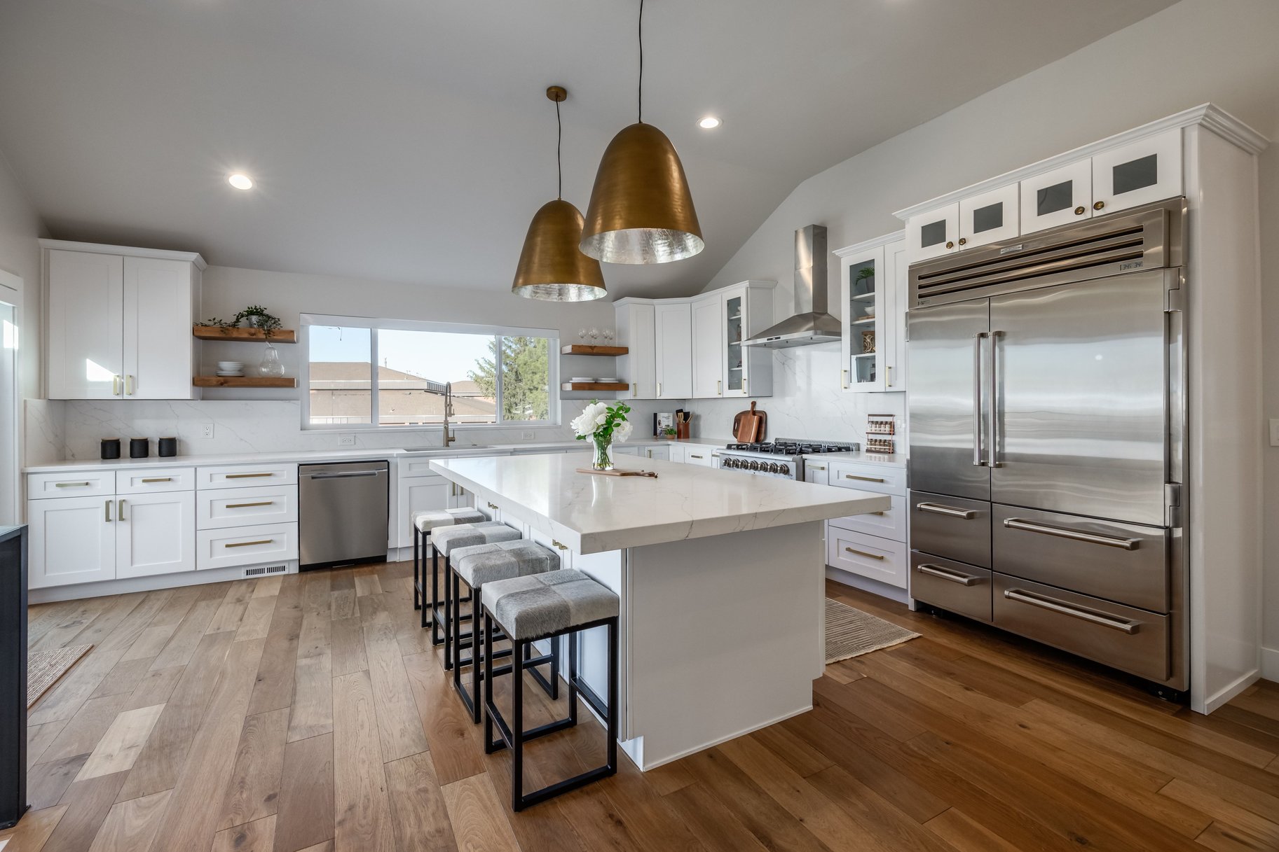  Stunning East Capitol Renovation - 物件實景