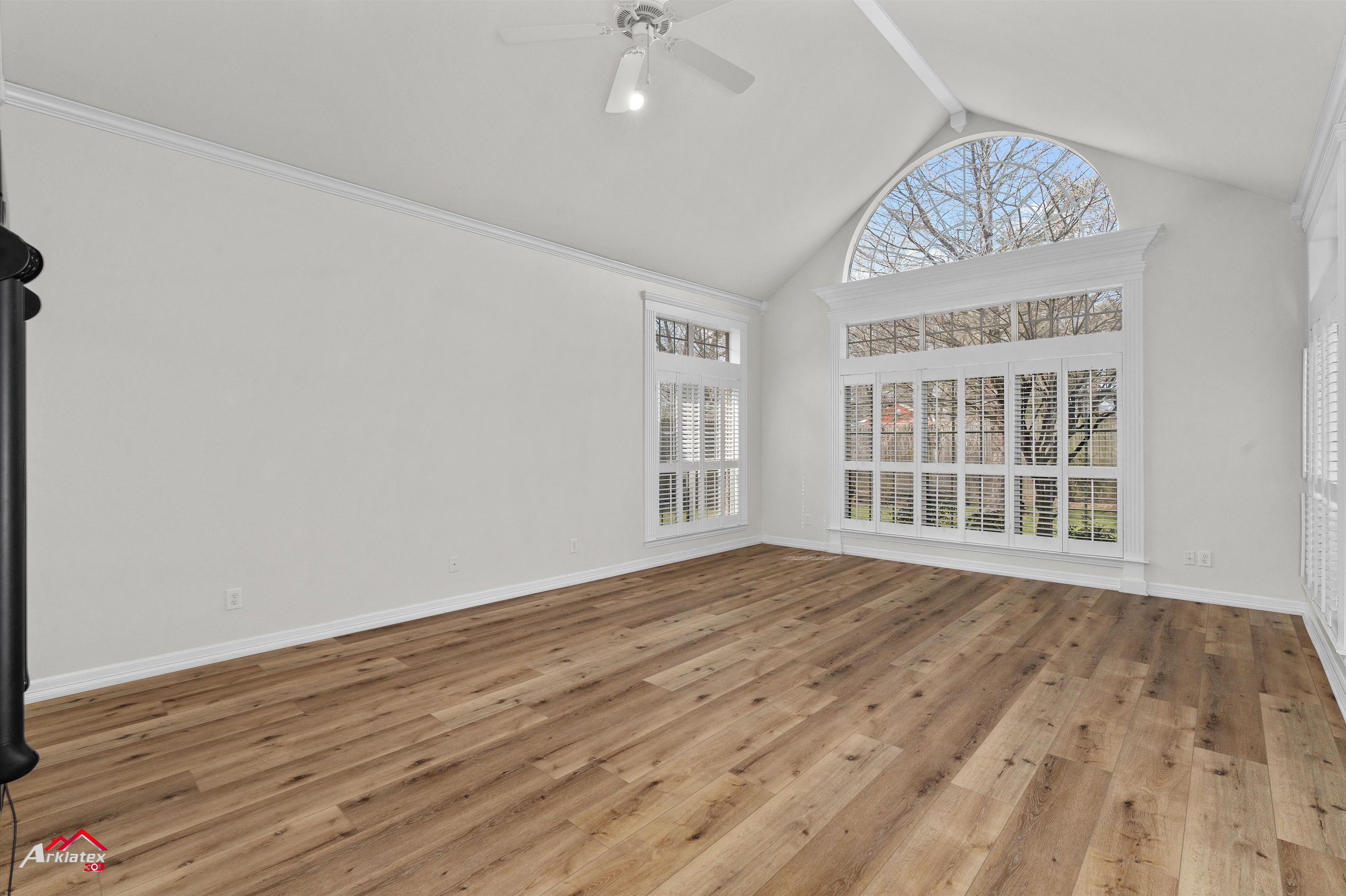 Henderson, Texas, 75703, United States, 5 Bedrooms Bedrooms, ,4 BathroomsBathrooms,Residential,For Sale,1934371